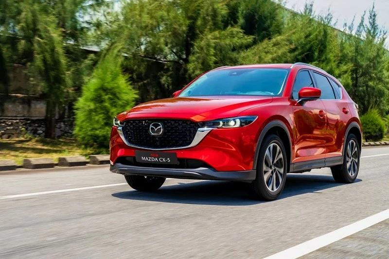Top 5 xe SUV hạng C bán chạy nhất tháng 4/2026: Mazda CX-5 vươn lên dẫn đầu.