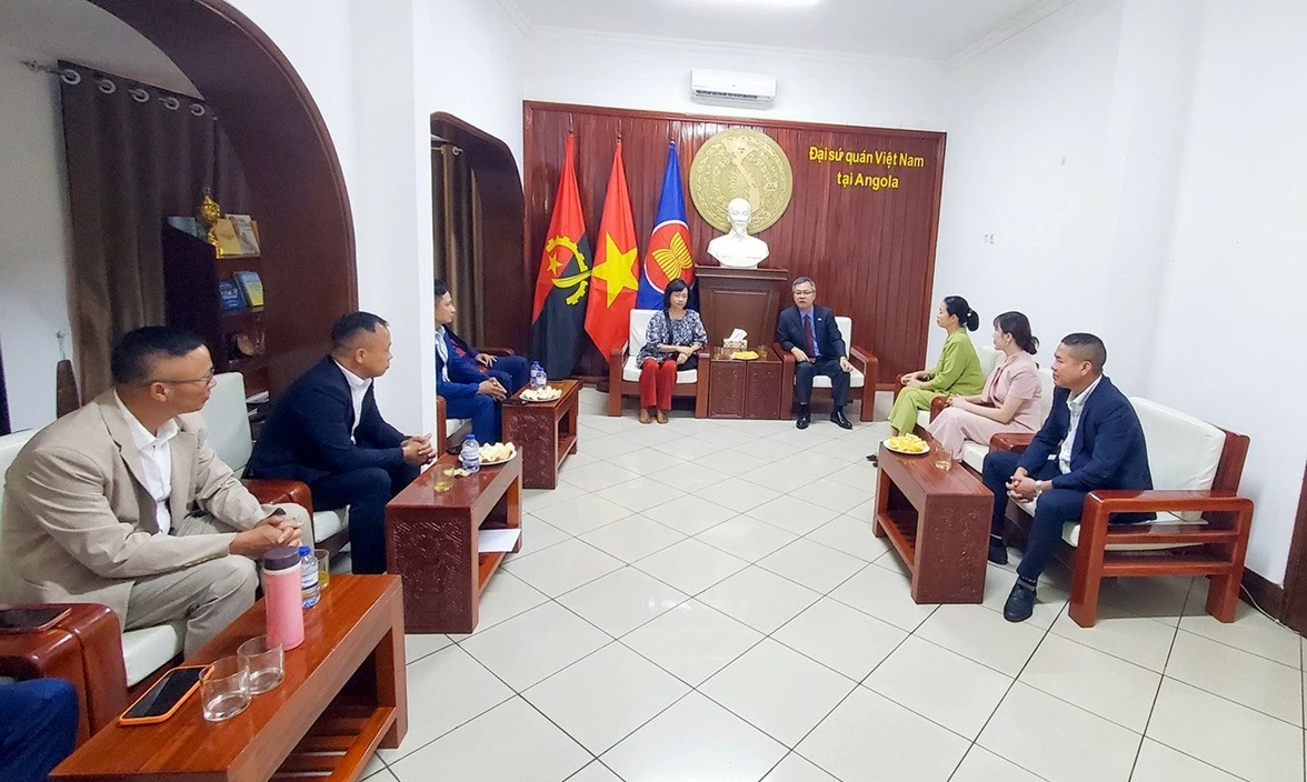Kỷ niệm lần thứ 136 Ngày sinh Chủ tịch Hồ Chí Minh tại Angola