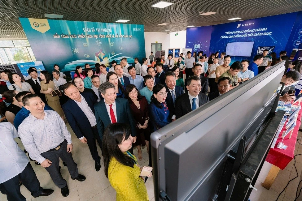 Học viện Tài chính tổ chức nhiều hoạt động chào mừng Ngày Khoa học, Công nghệ và Đổi mới sáng tạo Việt Nam 18/5 Học viện Tài chính tổ chức nhiều hoạt động chào mừng Ngày Khoa học, Công nghệ và Đổi mới sáng tạo Việt Nam 18/5