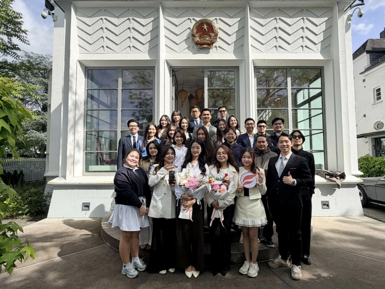 Các đại biểu chụp ảnh chung. (Ảnh: Hồng Trí) Các đại biểu chụp ảnh chung. (Ảnh: Hồng Trí)