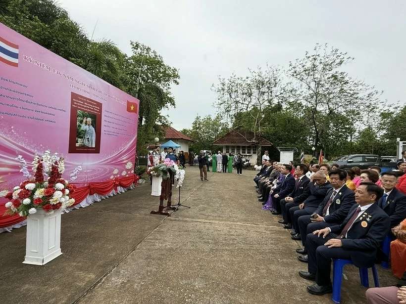 Triển lãm ảnh về Chủ tịch Hồ Chí Minh tại Nakhon Phanom, Thái Lan