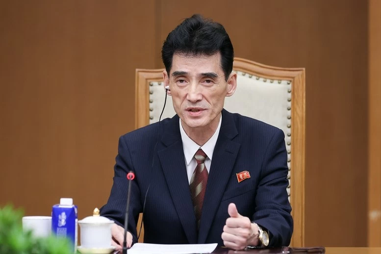 Thủ tướng Lê Minh Hưng tiếp Đại sứ Triều Tiên Ri Sung Guk