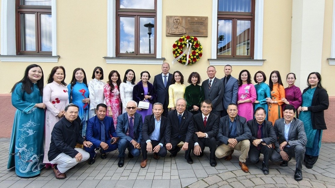 Đại sứ quán Việt Nam tại Slovakia tổ chức Lễ Kỷ niệm 136 năm Ngày sinh Chủ tịch Hồ Chí Minh