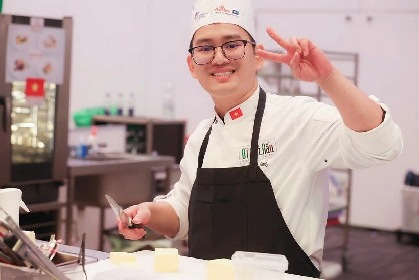 Đầu bếp Việt Nam lần đầu giành Huy chương Bạc tại Global Chefs Challenge 2026 Đầu bếp Việt Nam lần đầu giành Huy chương Bạc tại Global Chefs Challenge 2026