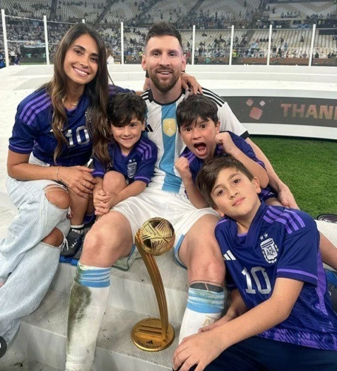 Sau ánh đèn sân cỏ: WAG làm gì khi đến World Cup? Sau ánh đèn sân cỏ: WAG làm gì khi đến World Cup?