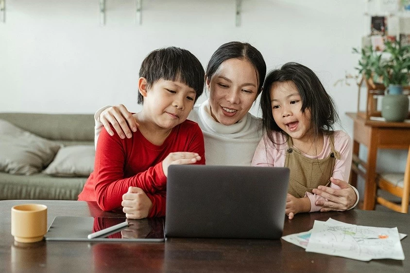 Mạng xã hội và thách thức bảo vệ trẻ em thời số hóa Mạng xã hội và thách thức bảo vệ trẻ em thời số hóa