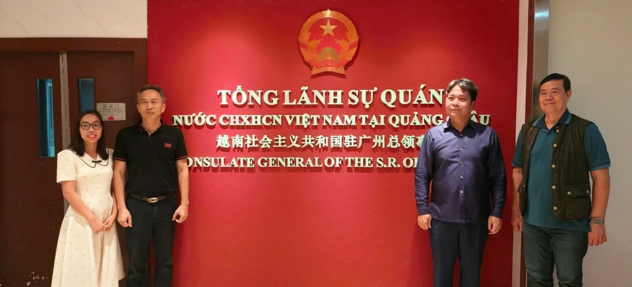 Tổng Lãnh sự Việt Nam tại Quảng Châu tiếp, làm việc với Đoàn công tác của Hiệp hội Thang máy Việt Nam