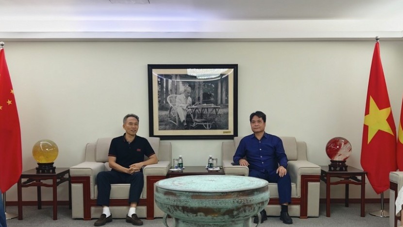 Tổng Lãnh sự Việt Nam tại Quảng Châu tiếp, làm việc với Đoàn công tác của Hiệp hội Thang máy Việt Nam