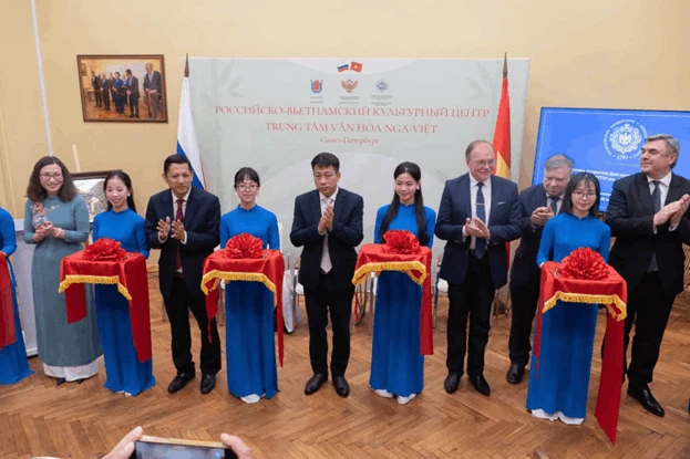 NXB Giáo dục Việt Nam lan tỏa tri thức Việt tại Nga qua Tủ sách tiếng Việt