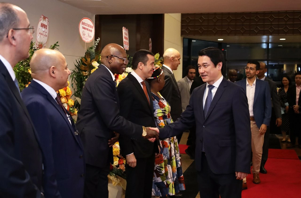 Thứ trưởng Ngoại giao Lê Anh Tuấn dự và phát biểu tại Ngày châu Phi 2026. (Ảnh: Thành Long)