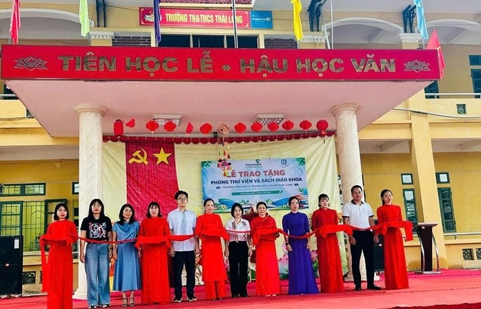 Ams’ Little Helpers và hành trình gieo tri thức vùng cao