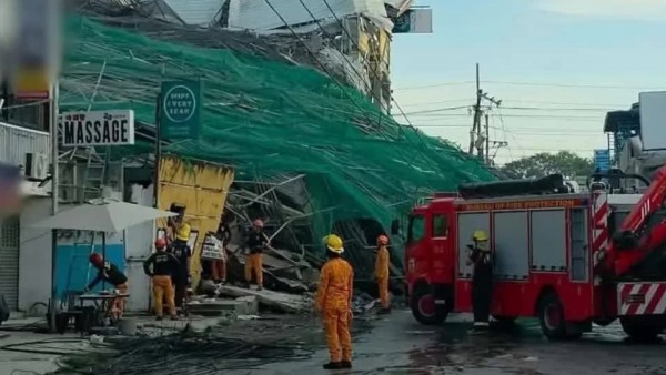 Sập công trình xây dựng 9 tầng ở Philippines, nhiều người nghi mắc kẹt