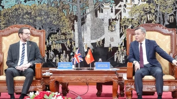 Vietnam seeks stronger cooperation with the UK in the capital market and green finance development