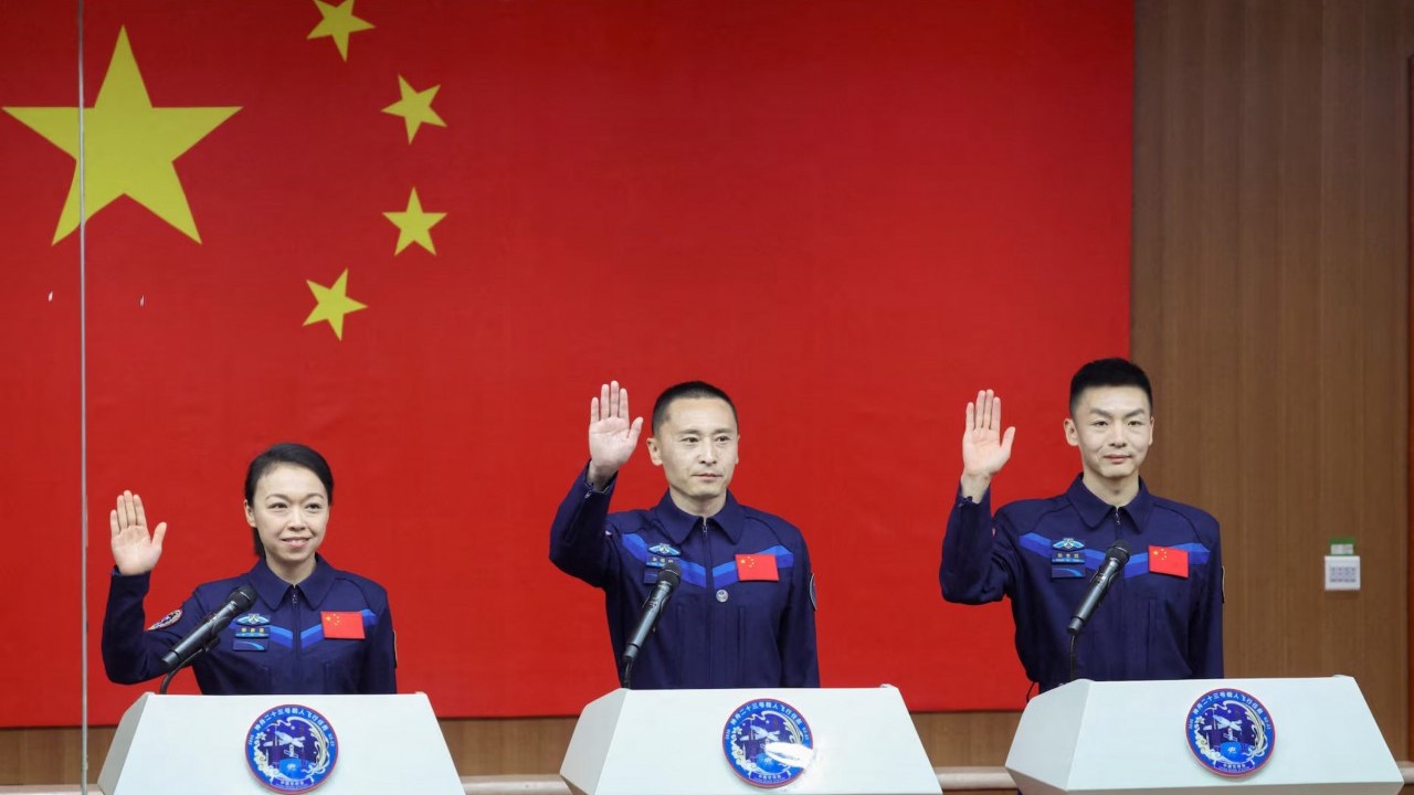 Tham vọng đổ bộ Mặt trăng vào năm 2030, Trung Quốc đưa phi hành gia lên không gian trong một năm