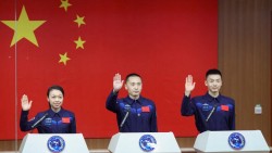 Tham vọng đổ bộ Mặt trăng vào năm 2030, Trung Quốc đưa phi hành gia lên không gian trong một năm