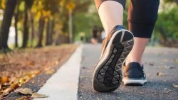 Đi bộ 10 phút sau ăn giúp giảm đường huyết hiệu quả