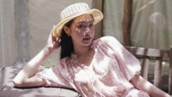 Sao Việt: Doãn Hải My khoe nét đẹp dịu dàng