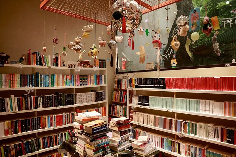 Không gian tầng một của nhà sách The Bookshelf Hanoi. Không gian tầng một của nhà sách The Bookshelf Hanoi.