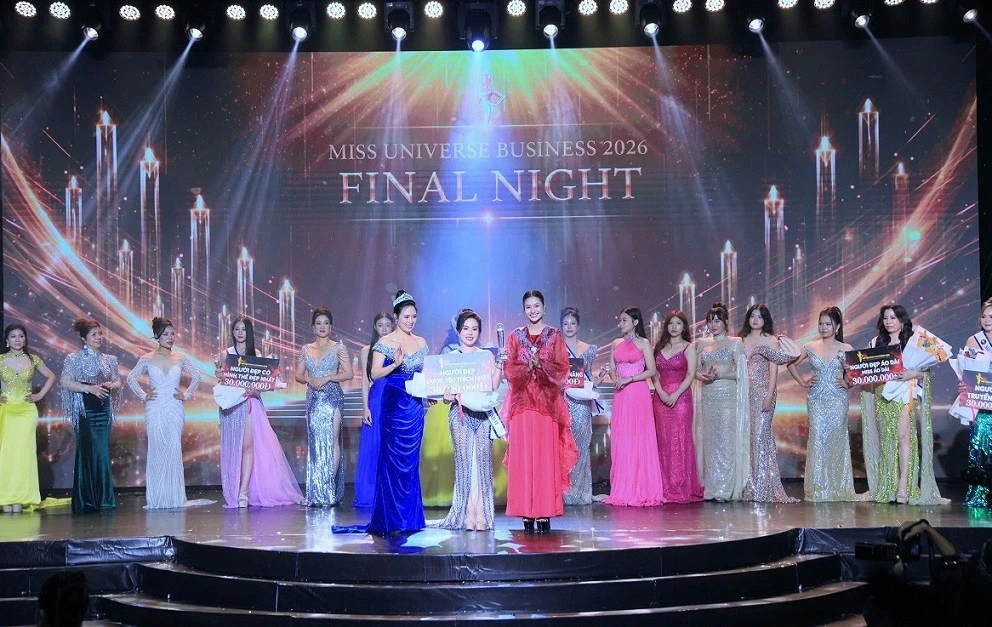 Hoa hậu Thanh Hà ngồi ghế nóng Hoa hậu Thanh Hà ngồi ghế nóng