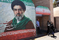 Iran phản ứng gắt trước đợt tấn công mới của Mỹ, cảnh báo đáp trả 