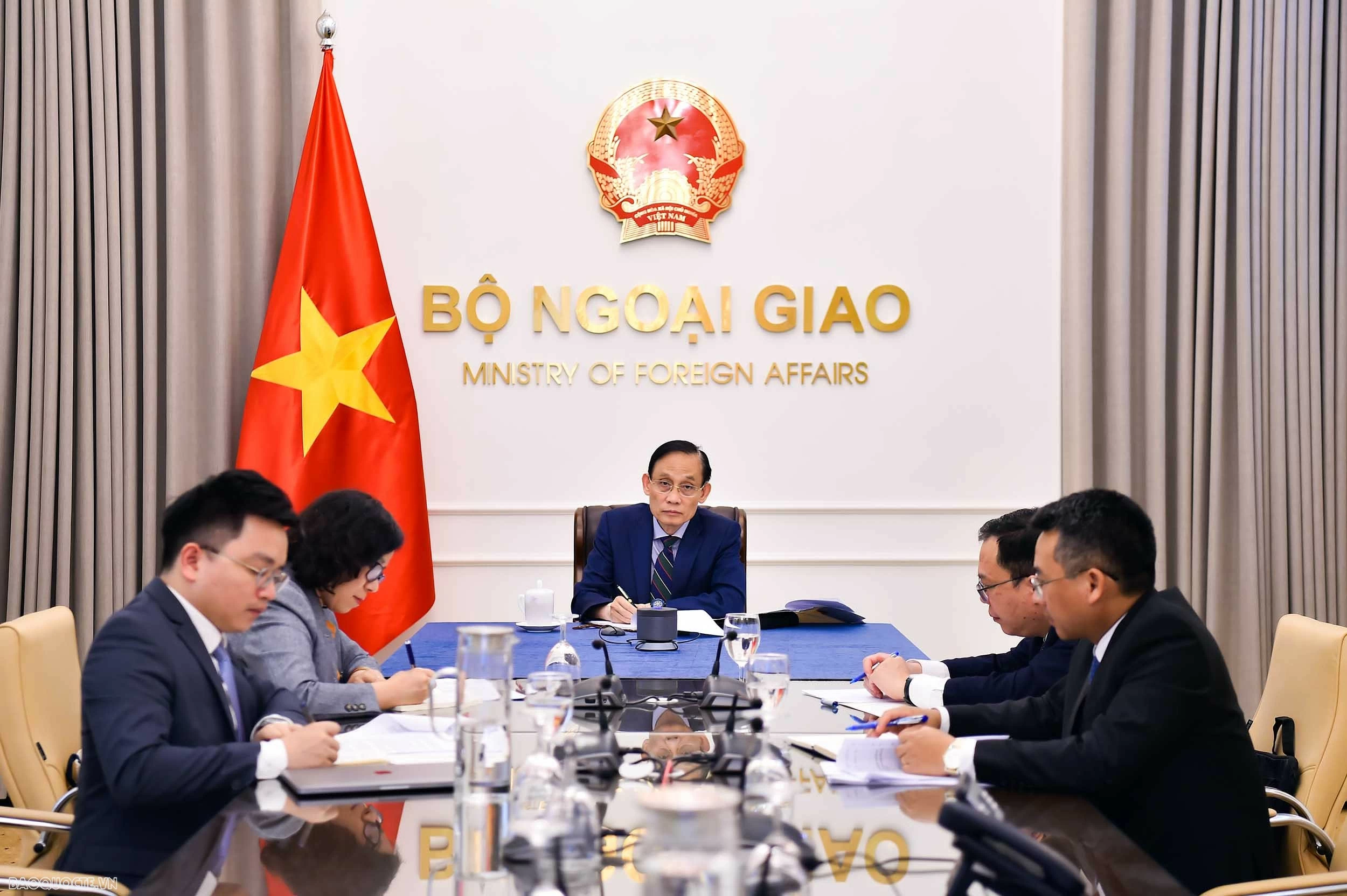 Việt Nam thúc đẩy hợp tác với Algeria và Namibia Ủy viên Bộ Chính trị, Bộ trưởng Ngoại giao Lê Hoài Trung điện đàm với Ngoại trưởng Algeria và Namibia