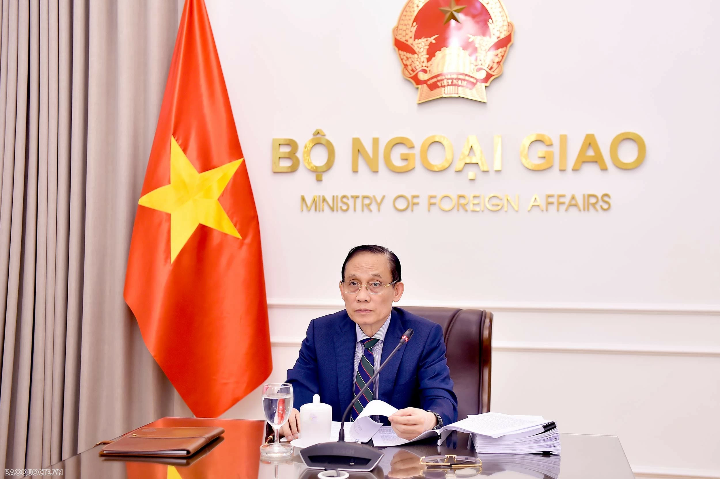 Việt Nam thúc đẩy hợp tác với Algeria và Namibia Ủy viên Bộ Chính trị, Bộ trưởng Ngoại giao Lê Hoài Trung điện đàm với Ngoại trưởng Algeria và Namibia