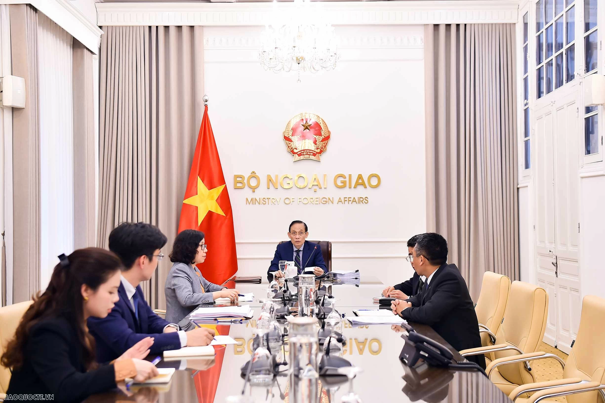 Việt Nam thúc đẩy hợp tác với Algeria và Namibia Ủy viên Bộ Chính trị, Bộ trưởng Ngoại giao Lê Hoài Trung điện đàm với Ngoại trưởng Algeria và Namibia