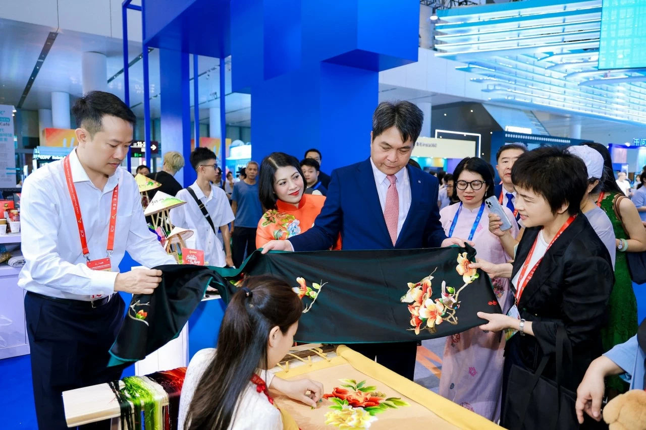 Đa sắc màu Không gian văn hoá Việt Nam tại Hội chợ Triển lãm Công nghiệp Văn hóa Quốc tế lần thứ 22