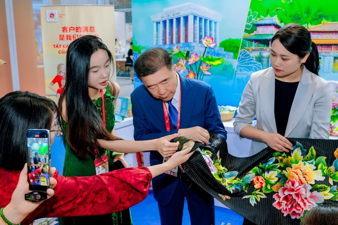 Đa sắc màu Không gian văn hoá Việt Nam tại Hội chợ Triển lãm Công nghiệp Văn hóa Quốc tế lần thứ 22