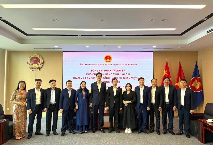Tỉnh Lào Cai (Việt Nam) và thành phố Trùng Khánh (Trung Quốc) ký kết Bản ghi nhớ về việc thiết lập quan hệ giao lưu, hợp tác hữu nghị
