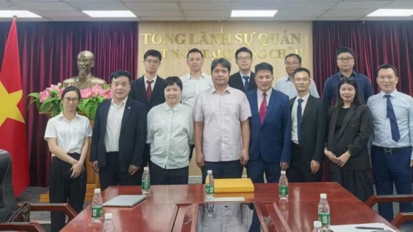 Tổng Lãnh sự Việt Nam tại Quảng Châu làm việc với các đối tác thành phố Dương Giang, tỉnh Quảng Đông (Trung Quốc)