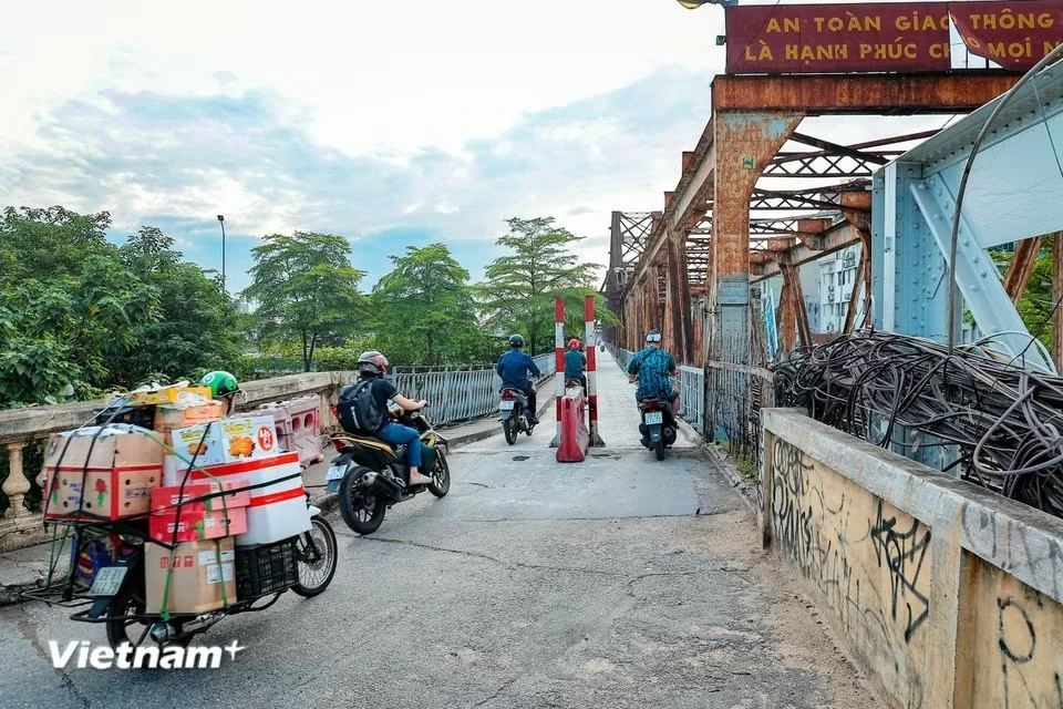 cầu Long Biên