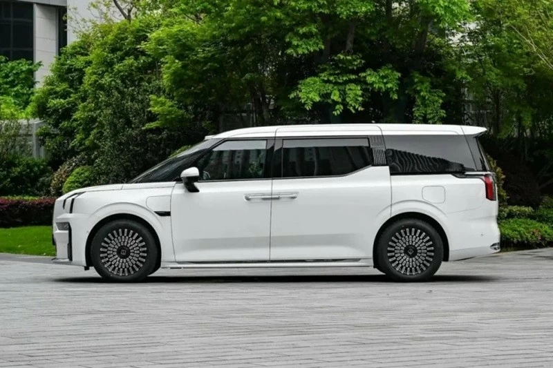  Zeekr 009 hướng tới nhóm khách hàng cao cấp cần một mẫu xe rộng rãi, nhiều tiện nghi và có trải nghiệm di chuyển sang trọng.