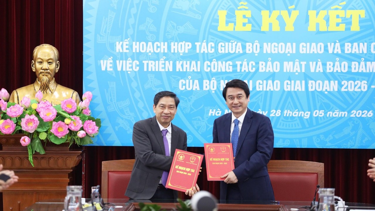 Bộ Ngoại giao và Ban Cơ yếu Chính phủ ký kết kế hoạch hợp tác giai đoạn 2026 - 2028