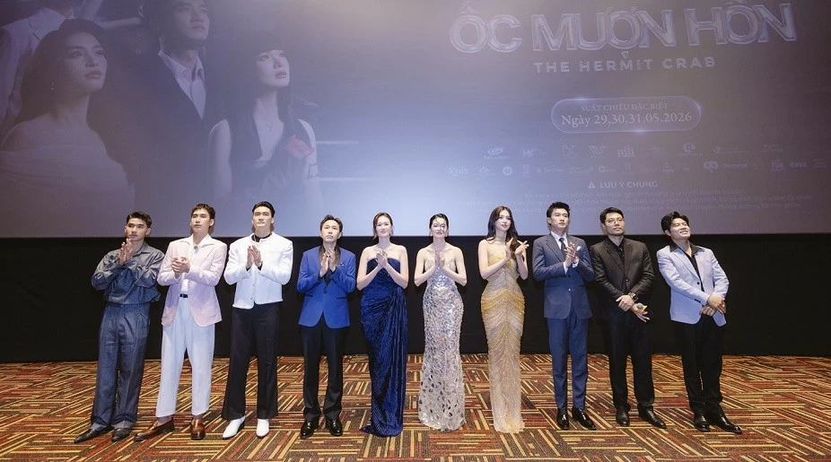 Bộ phim điện ảnh 'Ốc mượn hồn' ra mắt khán giả Hà Nội, thu hút đông đảo nghệ sĩ tham dự