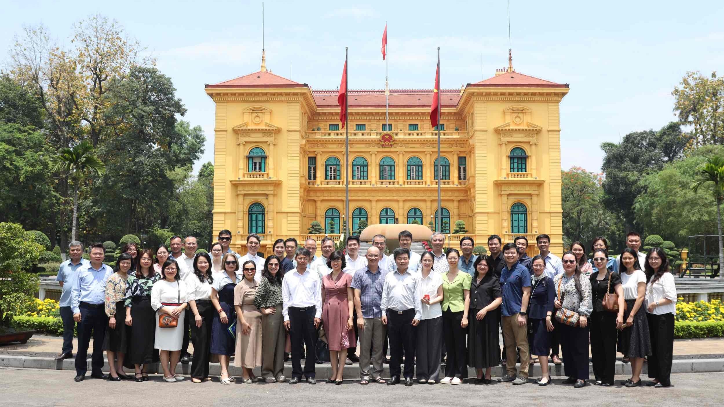 Đảng viên ngoại giao trên không gian số: Từ lắng nghe dư luận đến làm chủ trận địa thông tin