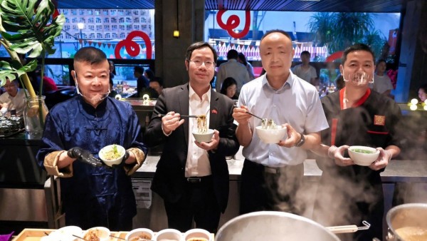 Lan tỏa hương vị nem, phở và văn hóa ẩm thực của Việt Nam tại Trùng Khánh (Trung Quốc)