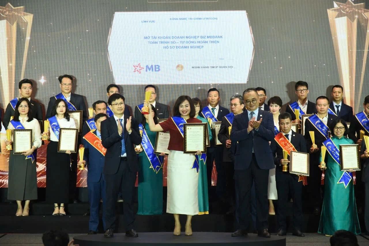 MB hiện là ngân hàng tiên phong triển khai mô hình bổ sung hồ sơ trực tuyến sau khi khách hàng mở tài khoản. 