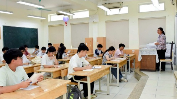 Để kỳ thi lớp 10 trở nên nhẹ nhàng hơn...