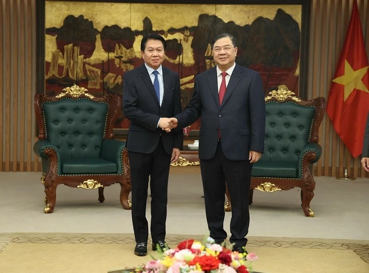 Phó Thủ tướng Thường trực Chính phủ Phạm Gia Túc tiếp Thứ trưởng Ngoại giao Lào Anouparb Vongnorkeo