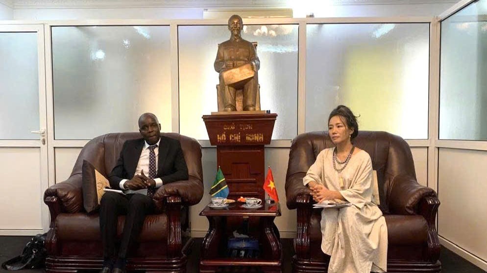 Đại sứ Việt Nam tại Tanzania tiếp đoàn cán bộ Đại học Dar Es Salaam, thúc đẩy hợp tác giáo dục và nghiên cứu khoa học