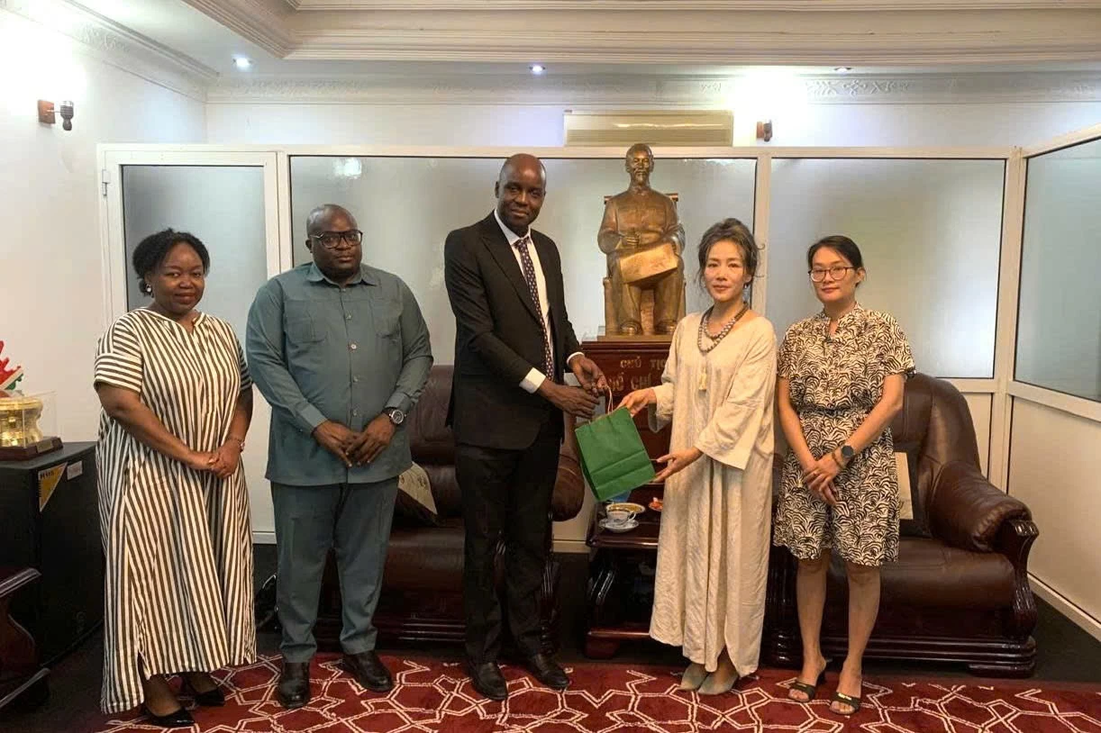 Đại sứ Việt Nam tại Tanzania tiếp đoàn cán bộ Đại học Dar Es Salaam, thúc đẩy hợp tác giáo dục và nghiên cứu khoa học