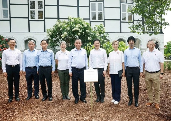 Tổng Bí thư, Chủ tịch nước Tô Lâm trồng cây tại Vườn Bách thảo Singapore