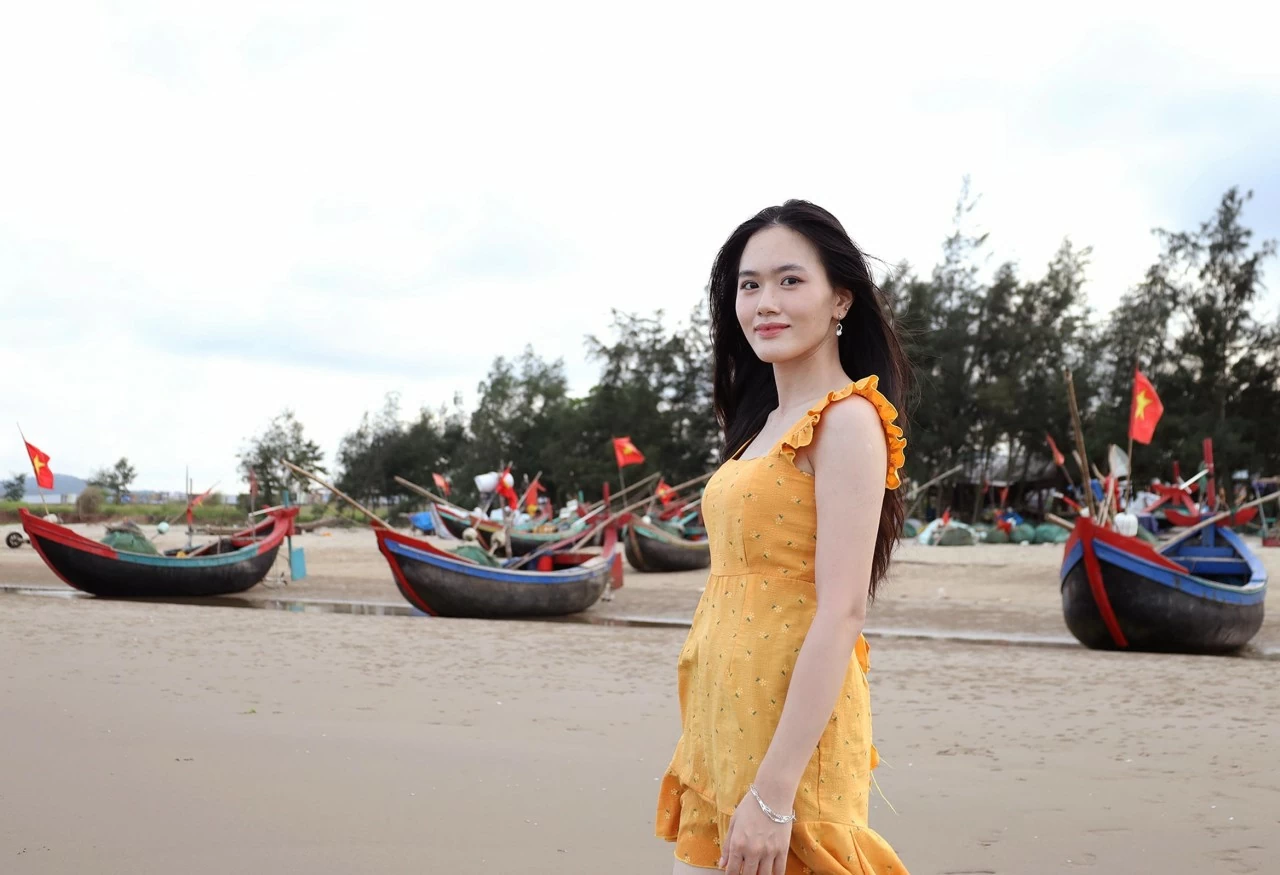 Bạn Thạch Quỳnh Anh, hiện đang công tác tại Đại sứ quán Brunei tại Việt Nam. (Ảnh: Thành Long) Bạn Thạch Quỳnh Anh, hiện đang công tác tại Đại sứ quán Brunei tại Việt Nam. (Ảnh: Thành Long)