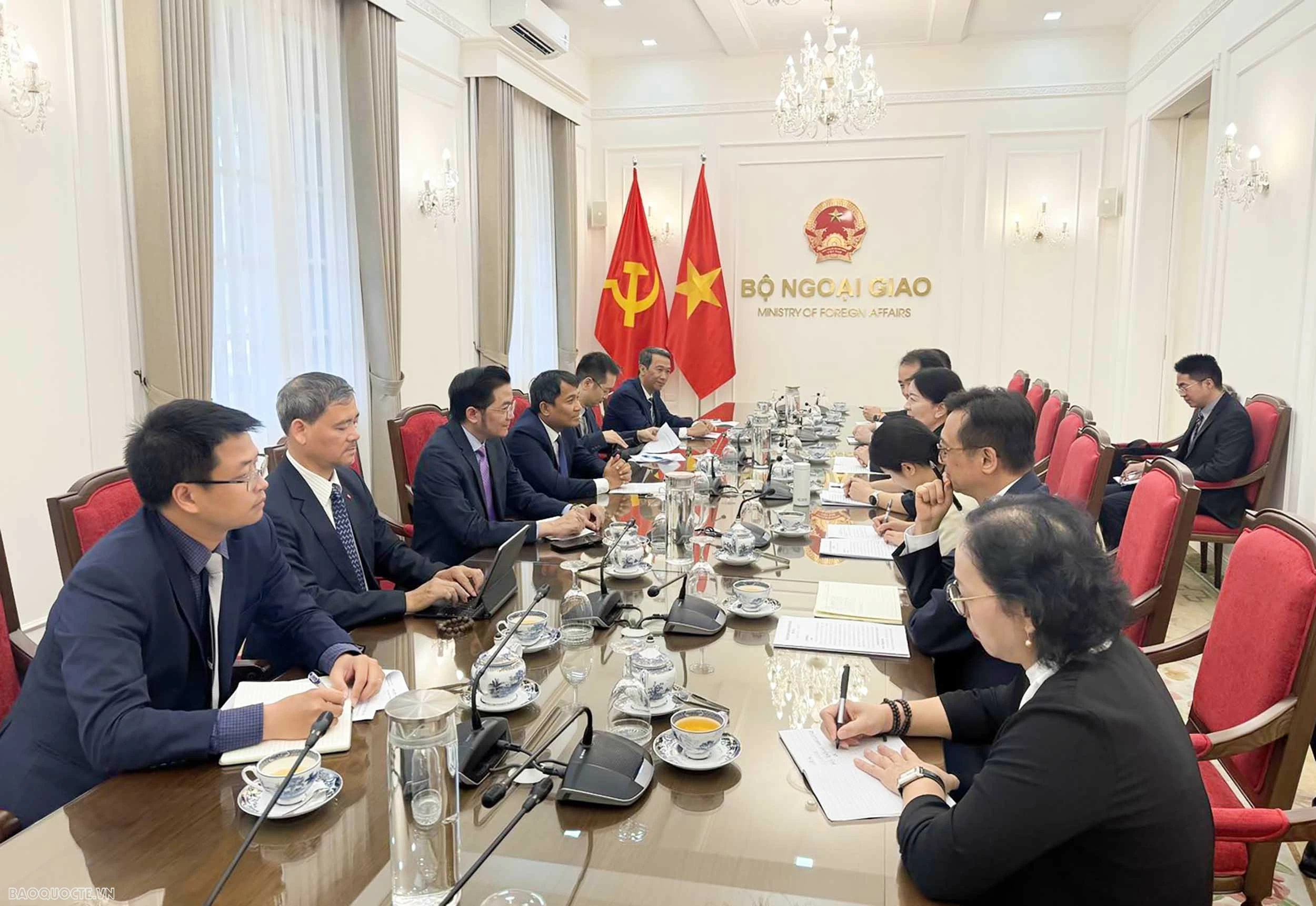Thứ trưởng Thường trực Nguyễn Minh Vũ tiếp Phó Chủ tịch Khu tự trị Quảng Tây, Trung Quốc.