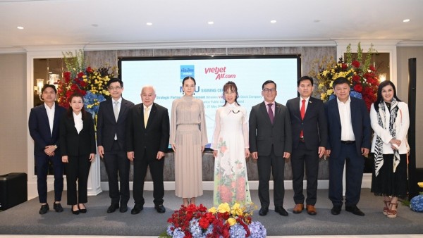 Madam Pang và Tiến sĩ Nguyễn Thị Phương Thảo đồng hành vì bóng đá và tình hữu nghị Việt Nam - Thái Lan