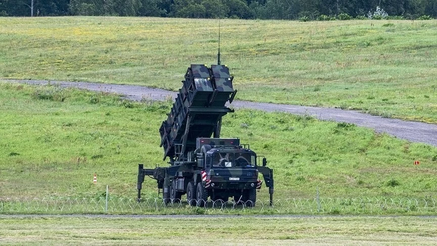 Hà Lan gia hạn triển khai hệ thống phòng không Patriot tại Ba Lan thêm tối đa 6 tháng để bảo vệ trung tâm hậu cần NATO phục vụ hoạt động viện trợ cho Ukraine. (Nguồn: Anadolu) Hà Lan gia hạn triển khai hệ thống phòng không Patriot tại Ba Lan thêm tối đa 6 tháng để bảo vệ trung tâm hậu cần NATO phục vụ hoạt động viện trợ cho Ukraine. (Nguồn: Anadolu)