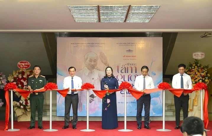 Triển lãm Những tấm gương bình dị mà cao quý năm 2026