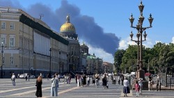 Ukraine tấn công kho dầu St. Petersburg của Nga trong ngày khai mạc Diễn đàn Kinh tế quốc tế