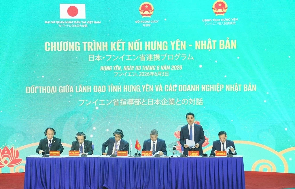 Phiên đối thoại trực tiếp giữa lãnh đạo tỉnh Hưng Yên và các nhà đầu tư tại Chương trình.